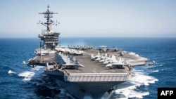 (Tư liệu) Tàu sân bay USS Theodore Roosevelt (CVN 71) đang di chuyển trên Thái Bình Dương ngoài khơi bờ biển Nam California ngày 30/4/2017. 