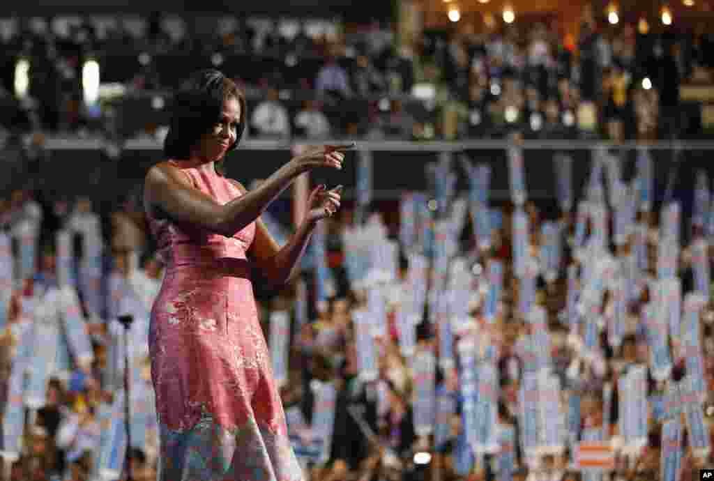 Michelle Obama konuşmasından sonra.