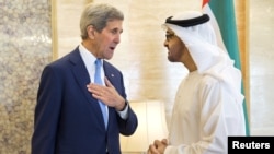 John Kerry ve BAE Prensi Muhammed Bin Zeyid