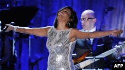 Whitney Houston’ın Ölümü Basından 27 Dakika Önce Twitter’da Paylaşıldı