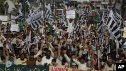 pakistan protest bounty on Hafiz Saeed