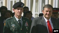 Orgeneral McChrystal Emekliye Ayrılıyor