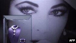 Elizabeth Taylor’ın Mücevherlerine 166 Milyon Dolar