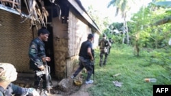 An ninh Philippines bố ráp các thành viên Abu Sayyaf hôm 11/4.